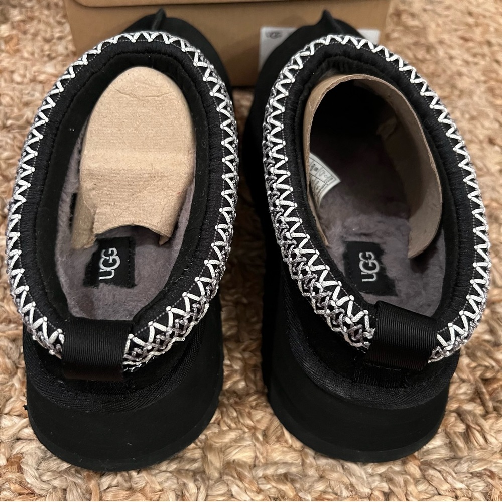 NWT UGG Tazz Platform Suede Slipper Black Women’s 7 - Picture 12 of 16